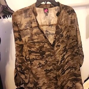 2b bebe 3/4 Sleeve Camo Button Up